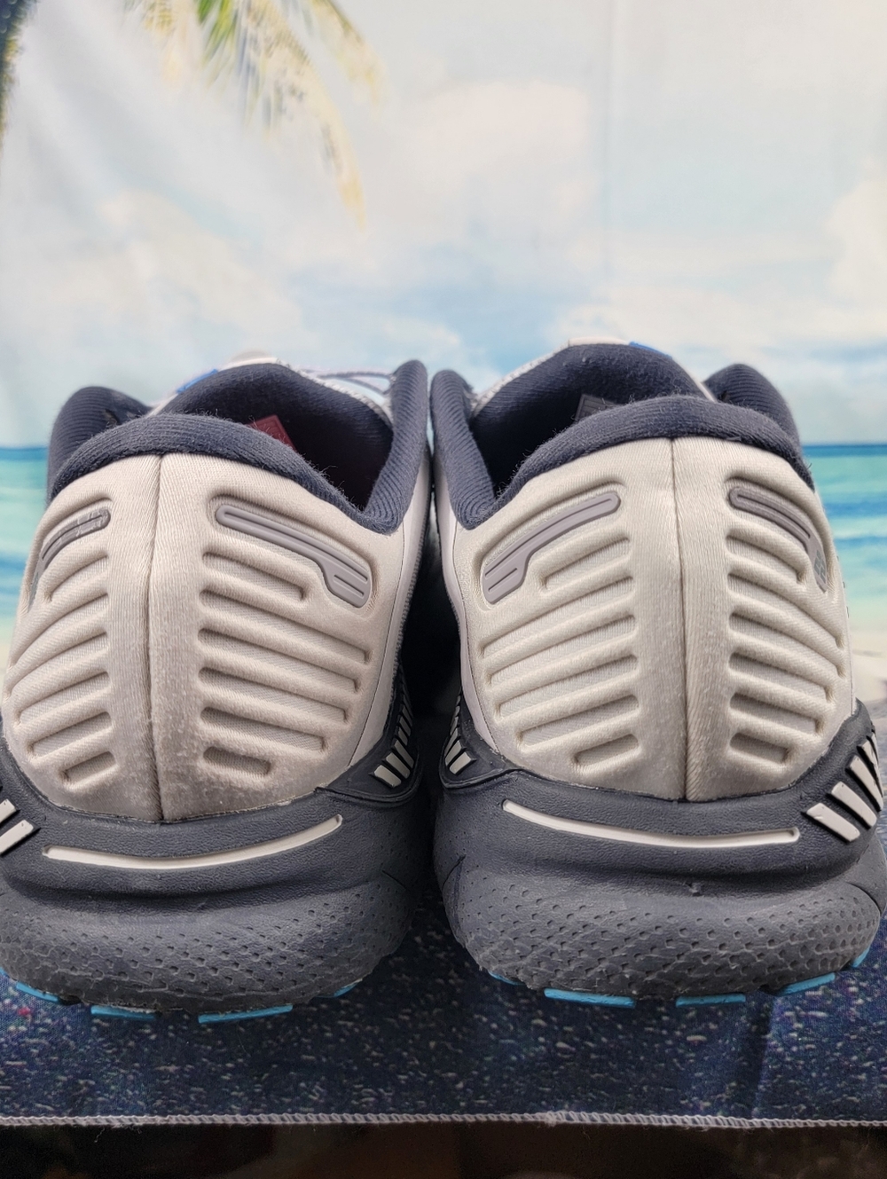 Brooks Adrenaline GTS 22 Mens 13 - Picture 8 of 10